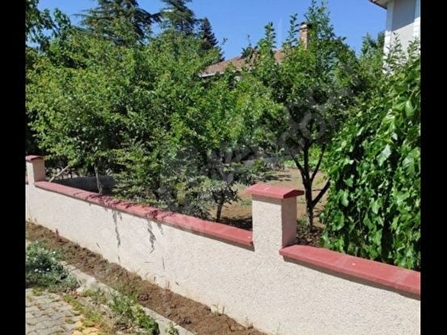 320 M2 ARSA İÇERİSİNDE 4 TARAFI BAHÇELİ YENİ TADİLATLI VİLLA - Görsel 12