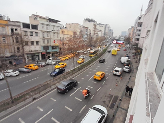İSTİKLAL BEYOĞLU CADDESİNE 1 DAKİKA EŞYALI FERAH TEMİZ KİRALIK DAİRE - Görsel 12