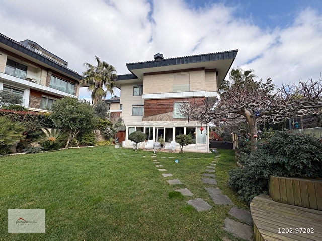 DOĞA MANZARALI, BÜYÜK BAHÇELİ, DEKORASYONLU, 4 + 1 DUBLEKS DAİRE