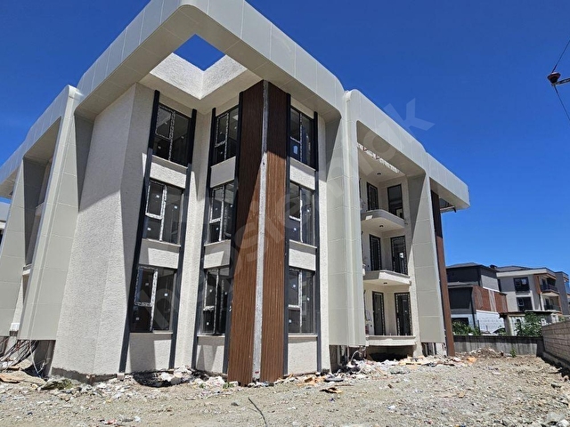 REMAX MAVİ, YAZLIK,2+1 ,GÜVENLİKLİ SİTEDE,ARAKAT SATILIK DAİRE - Görsel 2