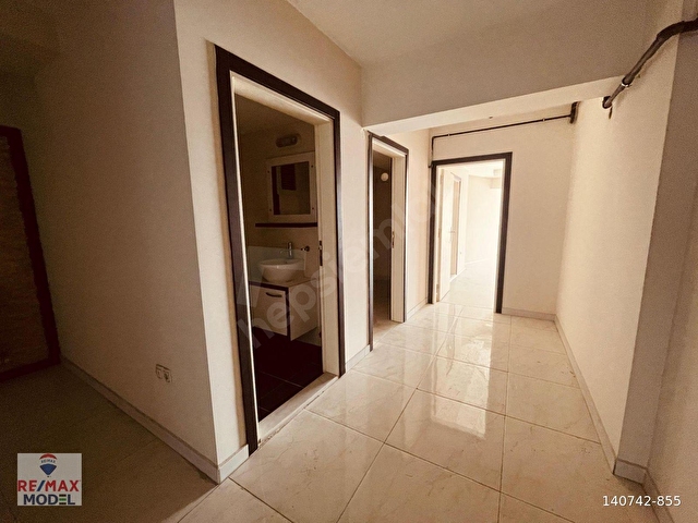 REMAX MODEL DEN KAYALIK CADDESİNDE 130M² KİRALIK OFİS - Görsel 6