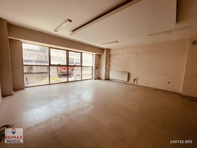 REMAX MODEL DEN KAYALIK CADDESİNDE 130M² KİRALIK OFİS - Görsel 8