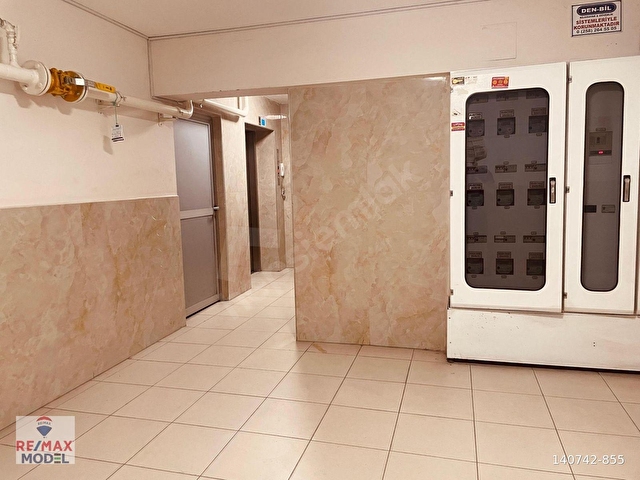 REMAX MODEL DEN KAYALIK CADDESİNDE 130M² KİRALIK OFİS - Görsel 16
