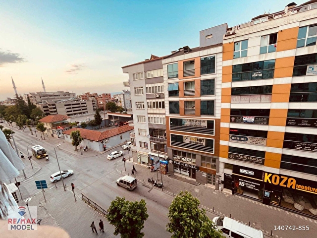 REMAX MODEL DEN KAYALIK CADDESİNDE 130M² KİRALIK OFİS