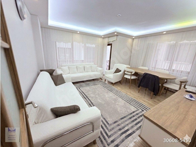 ÇEKMEKÖYDE İSKANLI ASANSÖRLÜ,EMİNEVİME UYGUN 2+1 ARAKAT DAİRE