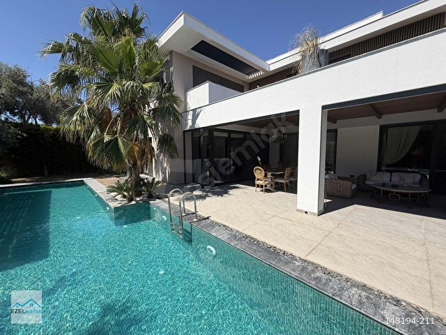 Çeşme Mamurbabada 847 m2 Arsa İçerisinde 5+1 Havuzlu Lüks Villa - Görsel 3
