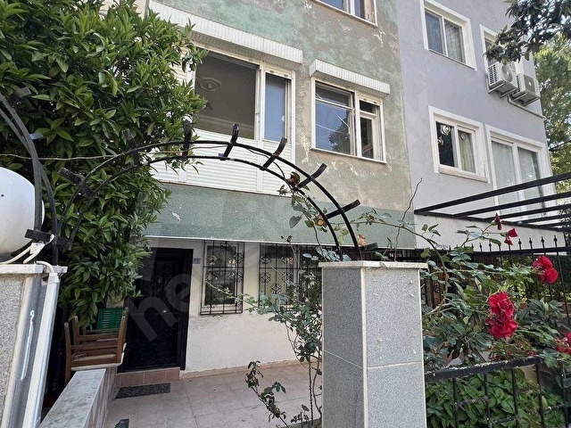Güzeloba Mahallesinde Eşyasız Kiralık 5+2 Tripleks Villa - Görsel 5