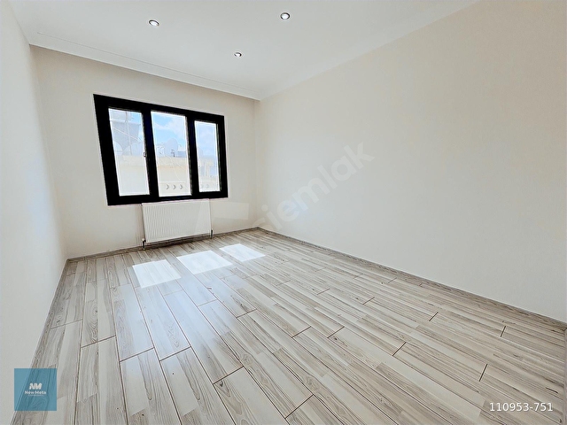 Dikili Merkez de Geniş Teraslı Satılık 4+1 Dubleks Daire - Görsel 17