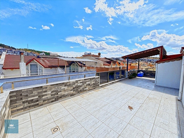 Dikili Merkez de Geniş Teraslı Satılık 4+1 Dubleks Daire - Görsel 28