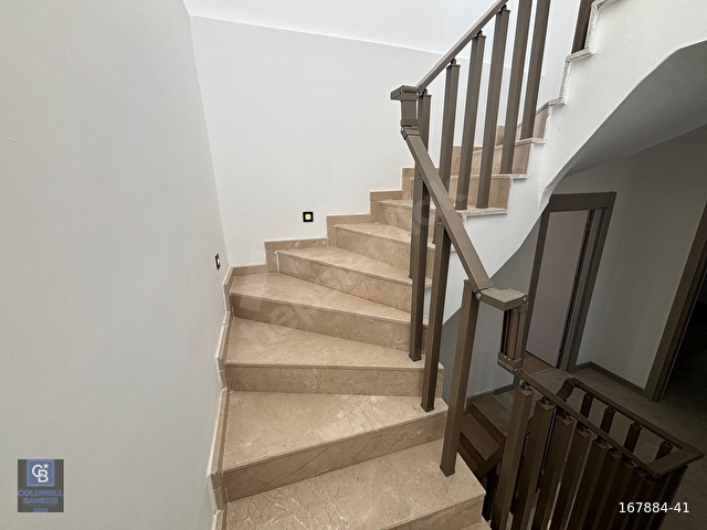 ALTINTAŞDA HAVUZLU LÜKS VİLLA | 5+2 | 235 m² - Görsel 22