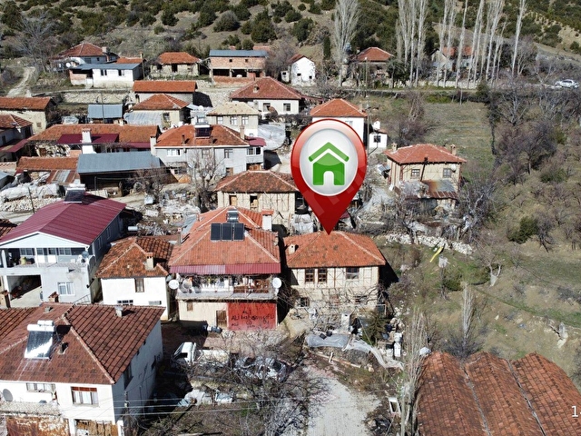 İslamlar Mahallesinde 216 m² Arsa İçinde 2 Katlı Kerpiç Ev - Görsel 4
