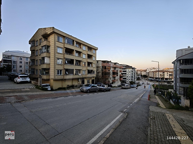 PERADAN Mülkiyetli 2+1 Ara Kat Cazip Konumda Yatırımlık Daire - Görsel 2