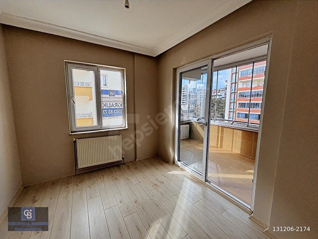 COLDWELL BANKERDEN CADDE ÜSTÜ SATILIK GENİŞ 4+1 DAİRE - Görsel 4