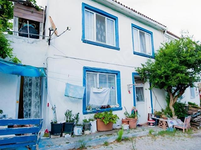 BOZCAADA RUM MAHALLESİNDE SATILIK 3+1 MÜSTAKİL TAŞ EV