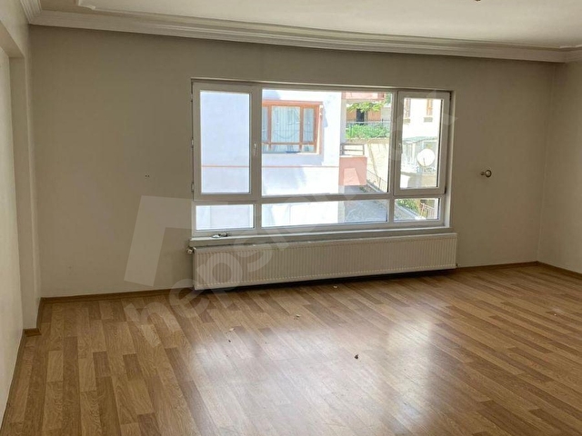 Çankaya Mürsel Uluç Mahallesinde,İyi Yapılı,Cad.Üzeri 3+1 Daire - Görsel 4