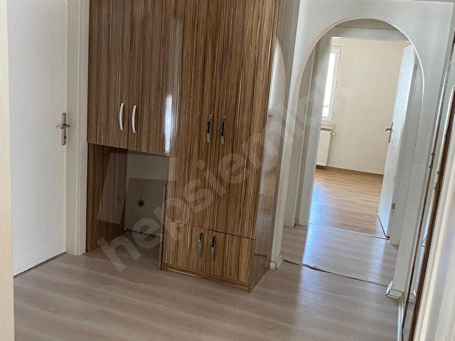Çankaya Mürsel Uluç Mahallesinde,İyi Yapılı,Cad.Üzeri 3+1 Daire - Görsel 5