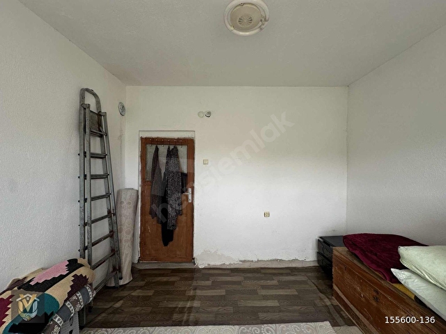 VERAdan KAYMAKLI DA SATILIK MÜSTAKİL EV ve 704M2 ARSASI - Görsel 9