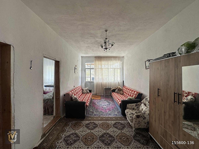 VERAdan KAYMAKLI DA SATILIK MÜSTAKİL EV ve 704M2 ARSASI - Görsel 12