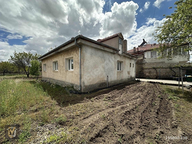 VERAdan KAYMAKLI DA SATILIK MÜSTAKİL EV ve 704M2 ARSASI - Görsel 3