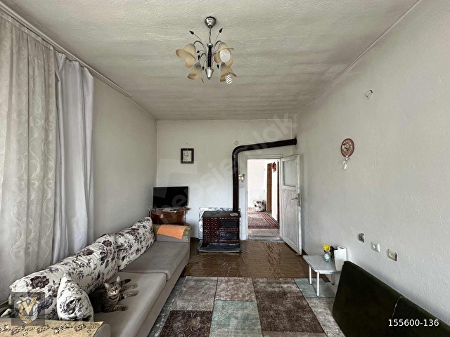 VERAdan KAYMAKLI DA SATILIK MÜSTAKİL EV ve 704M2 ARSASI - Görsel 15