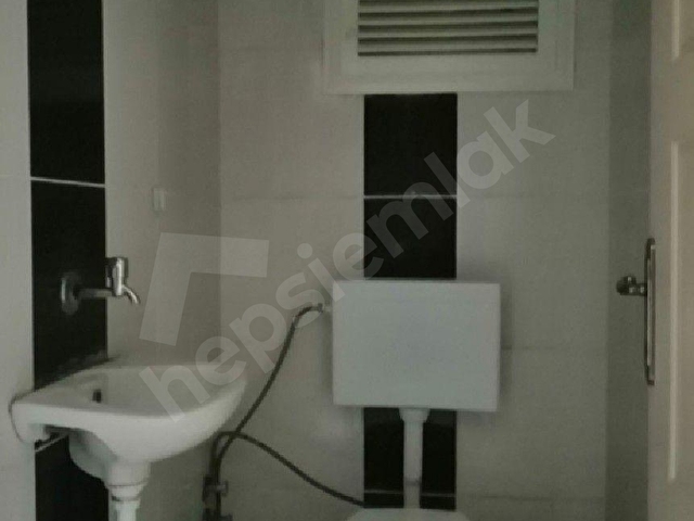 MENEMEN DEVLET HAST.KARŞISINDA 1+1 ASANSÖRLÜ SATILIK DAİRE