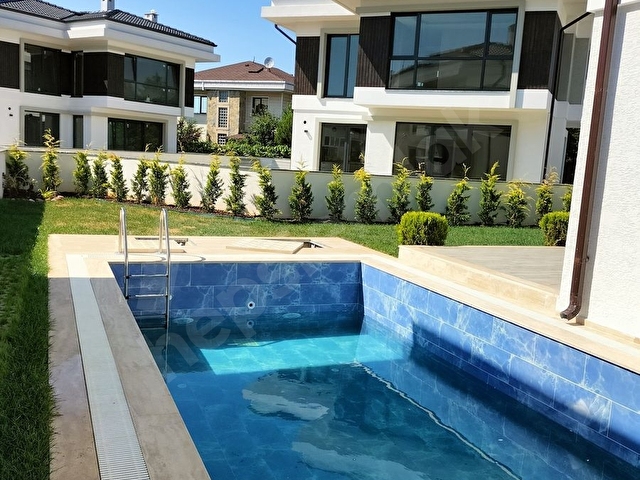 KUMBABA DA DENİZE VE PLAJA YAKIN HAVUZLU 225m2 5+1 SATILIK VİLLA - Görsel 3