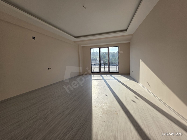 GÖRGEÇ EMLAKTAN LİSE CADDESİNE CEPHE SATILIK 3+1 DAİRE - Görsel 3