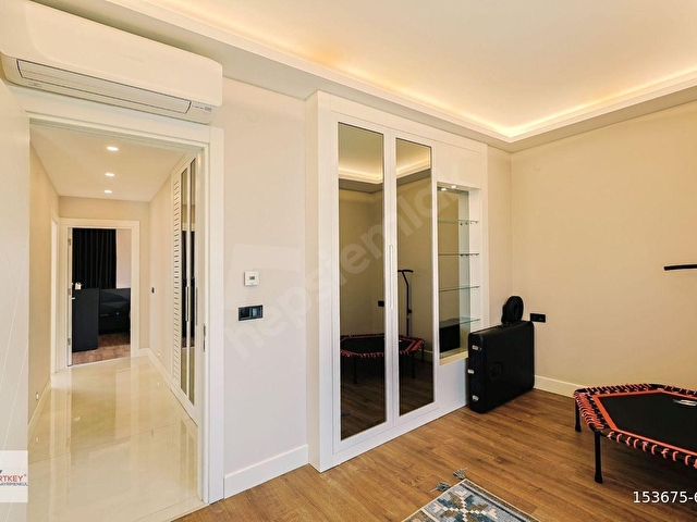 Premium Mülk Uzmanından Güzelbahçede Satılık Villa - Görsel 27