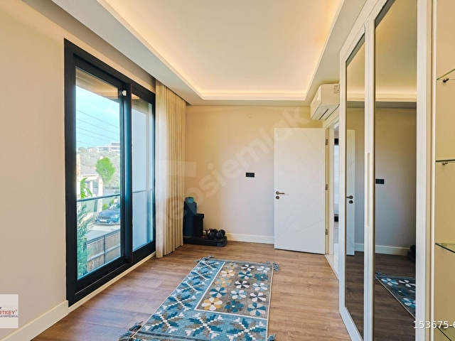 Premium Mülk Uzmanından Güzelbahçede Satılık Villa - Görsel 28