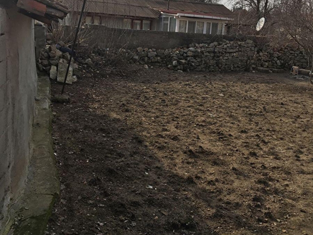 yeniimaret mah icinde kerpic ev var elektirik su mevcut arsa 79863 491 hurriyet emlak