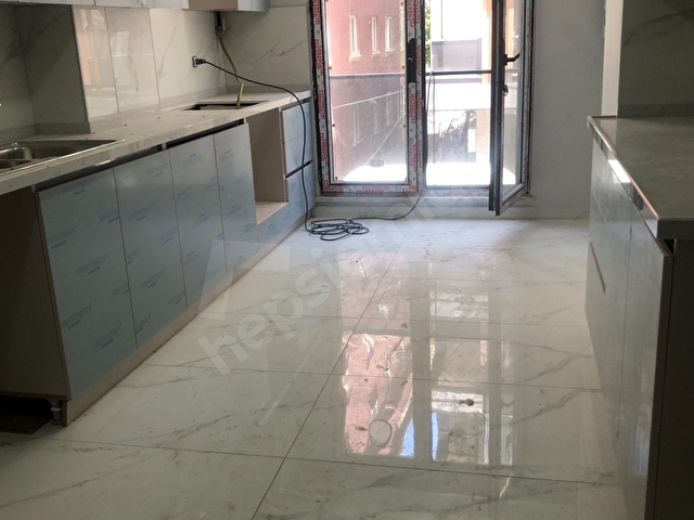 BAHÇELİEVLER YAYLADA 1.KAT  5.KAT SIFIR KİRALIK ASANSÖRLÜ DAİRE 98 M2 2+1 - Görsel 2