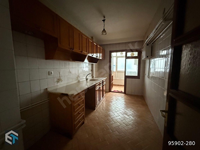 Erdal Tosun gayrimenkul Seymenler sitesinde 3+1 kiralık