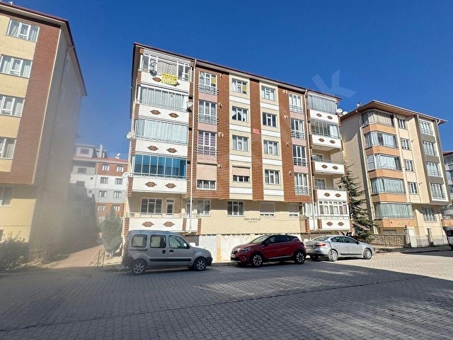 BİRİM EMLAKTAN YARENLER MAHALLESİNDE CADDE CEPHELİ SİTE İÇERİSİNDE ASANSÖRLÜ DAİRE