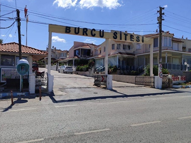 ÇEŞME GERMİYAN BURCU SİTESİNDE İKİ BAHÇELİ DUBLEKS YAZLIK - Görsel 13