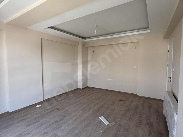 Sıfır 2+1 Ebeveyn Banyolu Cam Balkon Kombi ve Petekler Takılı - Görsel 26