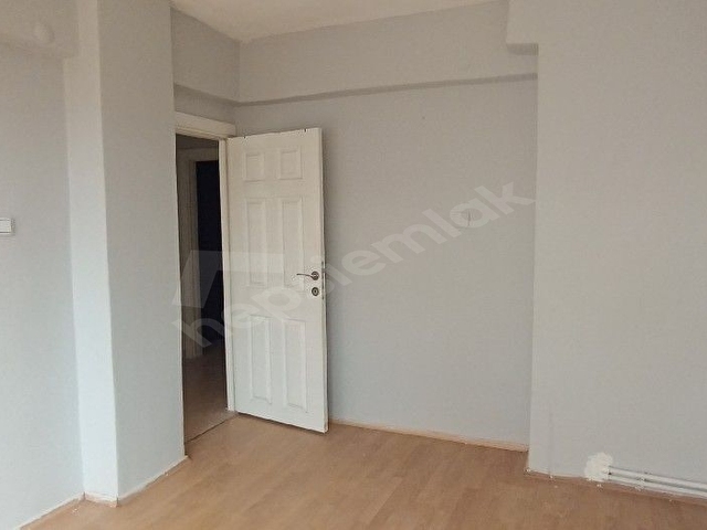 BAĞCILAR MERKEZ DE ASANSÖRLÜ KAT MÜLKİYETLİ SATILIK DAİRE - Görsel 10