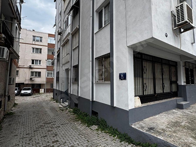 BORNOVA ERZENE MAH.MERKEZDE 3+1 FULL TADİLATLİ MASRAFSIZ - Görsel 5