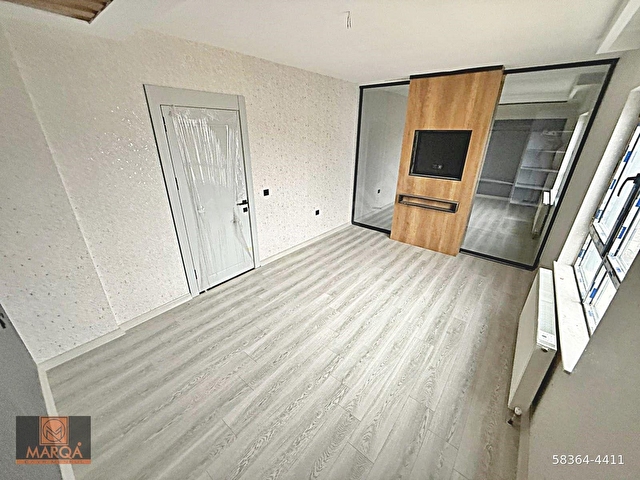 OVACIK SİTE DAİRESİ ! 4+1 TERAS BALKONLU MANZARALI 200M2 FIRSAT - Görsel 12