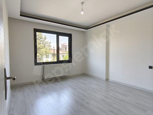 ERCİŞTE KIŞLADA KİRALIK 3+1 KİLERLİ DAİRE - Görsel 14