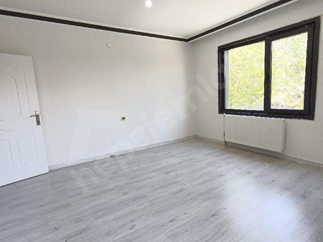 ERCİŞTE KIŞLADA KİRALIK 3+1 KİLERLİ DAİRE - Görsel 17