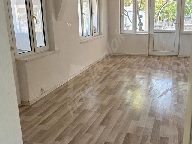 ÜRGÜP ELİT EMLAKTAN BAHÇELİEVLERDE 3 KATLI,317 m2 MÜSTAKİL EV - Görsel 26