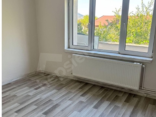 ÜRGÜP ELİT EMLAKTAN BAHÇELİEVLERDE 3 KATLI,317 m2 MÜSTAKİL EV - Görsel 19