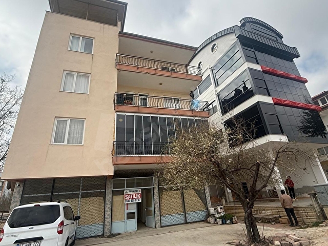 KORKUTELİ YENİ MAH.YÜZME HAVUZU KARŞISI CADDE ÜZERİ 70 m DÜKKAN