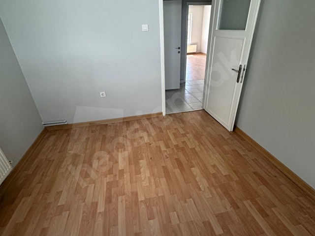 KOLEJ MEKTEP SOKAKTA 3 KAT KOMBİLİ 3+1 DAİRE - Görsel 18