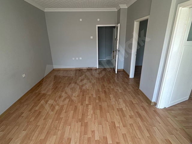 KOLEJ MEKTEP SOKAKTA 3 KAT KOMBİLİ 3+1 DAİRE - Görsel 26