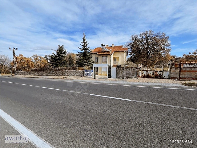HİSARCIK ERENKÖYDE ERCİYES YOL ÜZERİ GENİŞ OTURUMLU VİLLA - Görsel 3