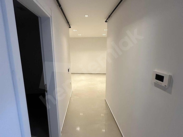 PUSULADAN ÇEŞME MARİNADA ASANSÖRLÜ SATILIK 2+1 LÜKS DAİRE - Görsel 2