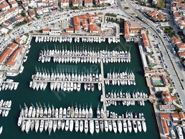 PUSULADAN ÇEŞME MARİNADA ASANSÖRLÜ SATILIK 2+1 LÜKS DAİRE - Görsel 14