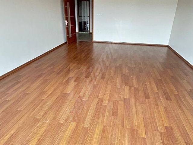 ANA CADDE ÜZERİNDE EBEVEYN BANYOLU KAPALI OTOPARKLI 3+1 GENİŞ FERAH KİRALIK DAİRE - Görsel 4