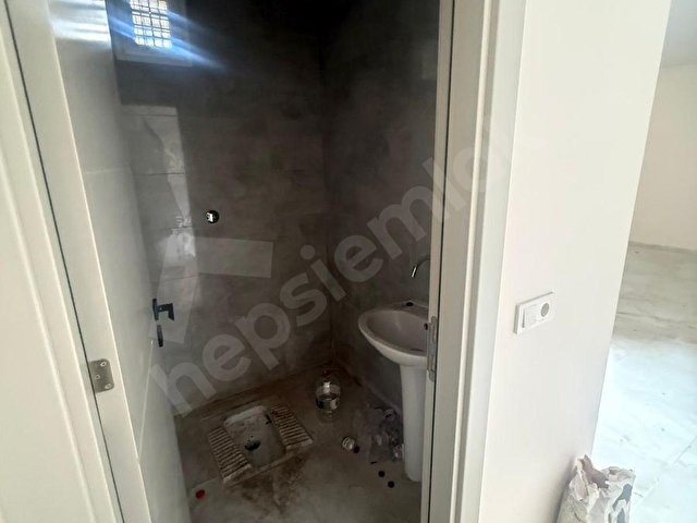 KEMAL KANBERDEN ALAKOVADA CADDEYE CEPHE SATILIK 265 m² DÜKKAN - Görsel 18